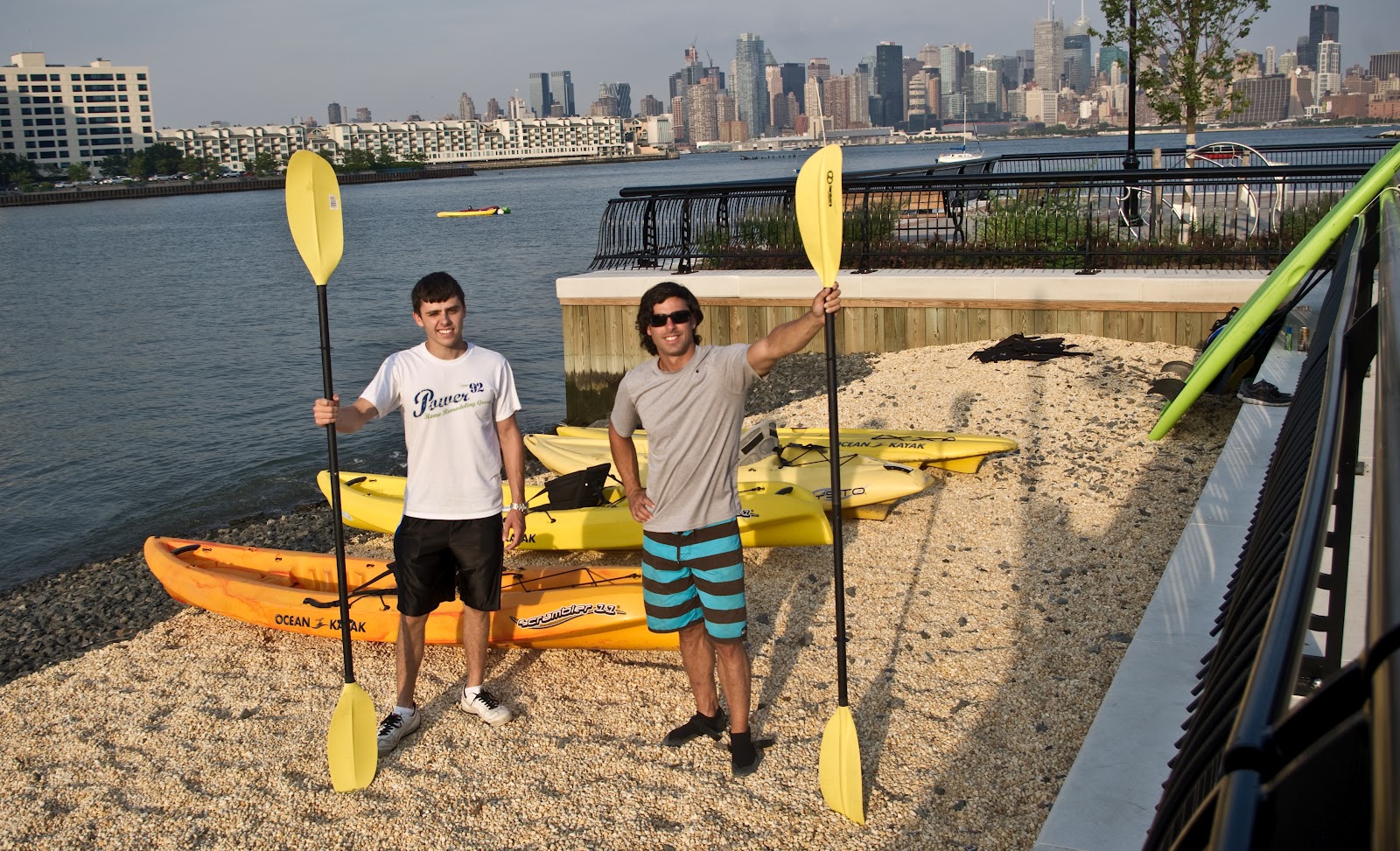 Paddle Out Kayak on the Hudson uptown behind the Tea Building